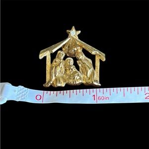 Gold Nativity Scene Ornament pin/tie tack